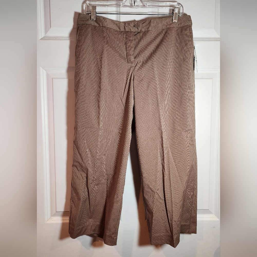 NWT Izod PerformX Stretch Brown And White Striped Crop Golf Pants Size 10